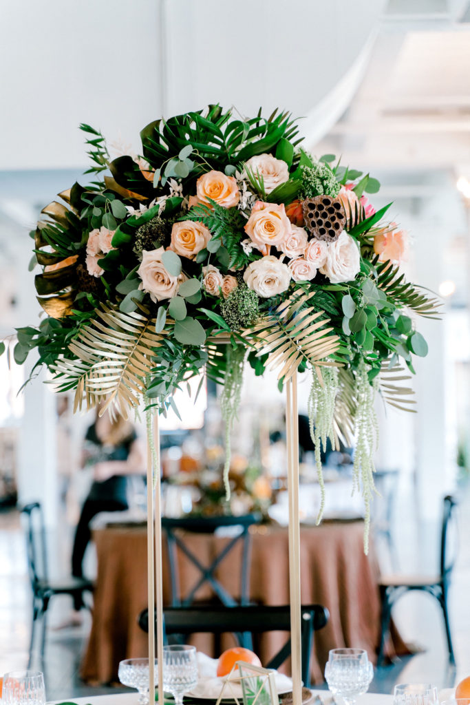  MCM wedding
Mid-Century Modern wedding day
Chic little details 
gorgeous white warehouse space in Chicago 
stunning wedding table ideas, floral decor
Dark and light, 
fire and ice, 
revealed and mystery, 
juxtaposition of colors
mid-century modern inspired details and shadowy mystique. 