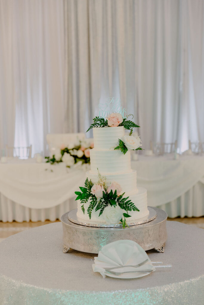 Wedding cake at Avante Wedding venue