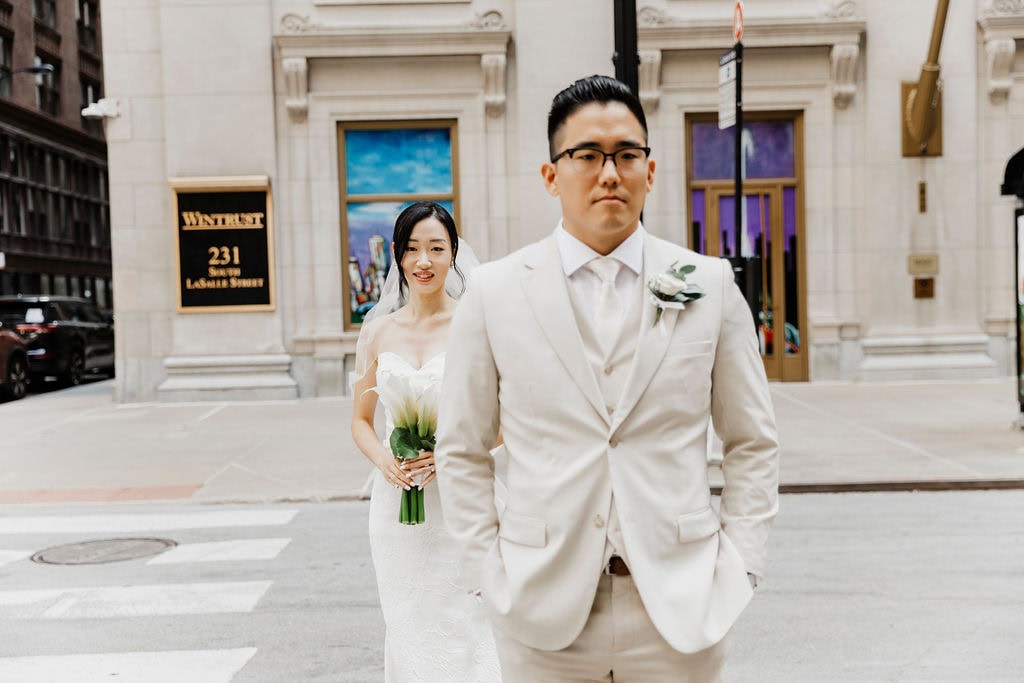 Love in the Windy City: Hane and Ryan’s WildmanBT Wedding and Board of Trade Portraits