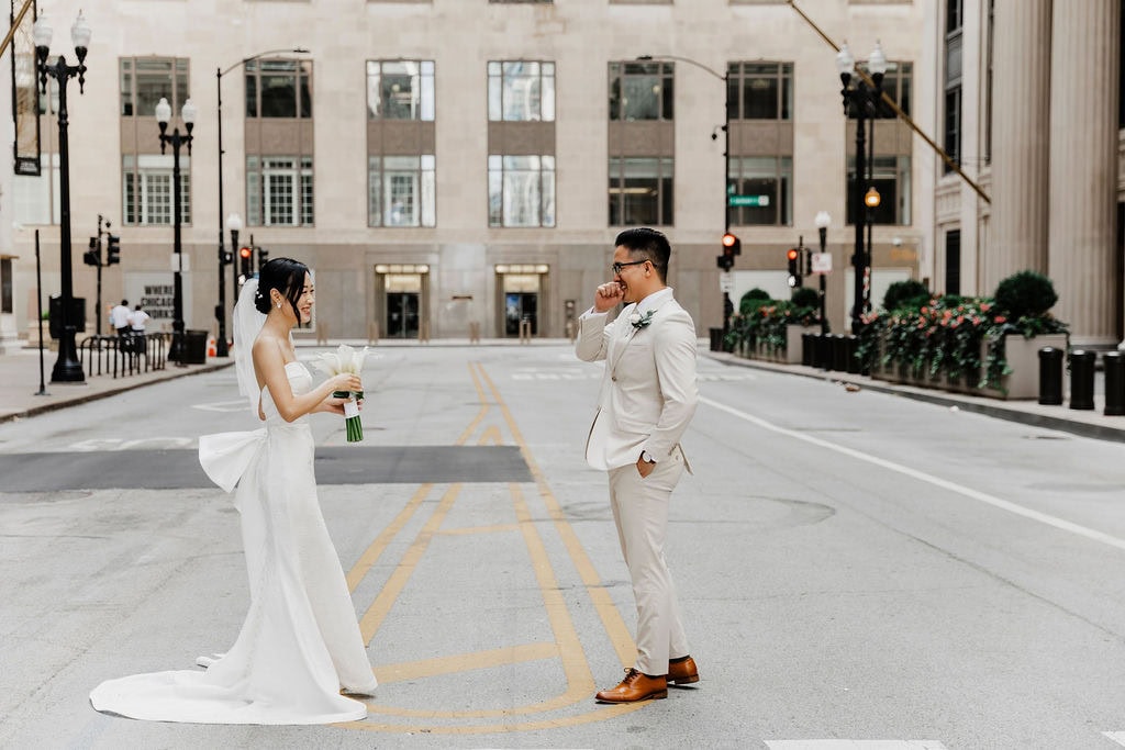 Love in the Windy City: Hane and Ryan’s WildmanBT Wedding and Board of Trade Portraits