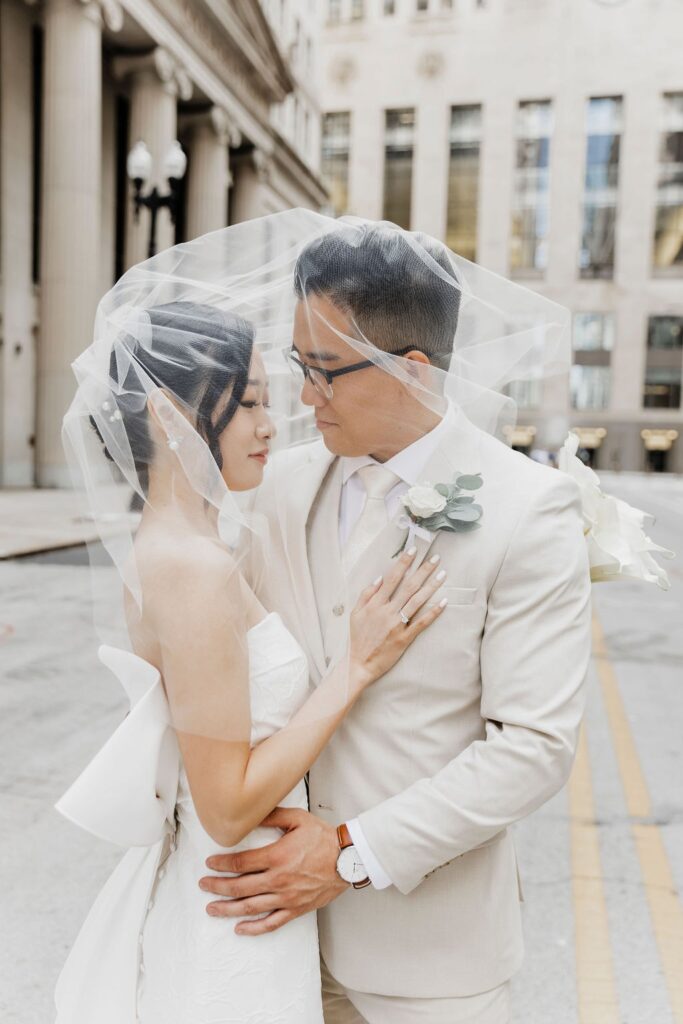 Love in the Windy City: Hane and Ryan’s WildmanBT Wedding and Board of Trade Portraits