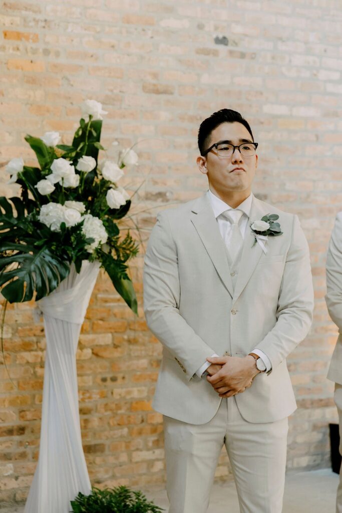 Love in the Windy City: Hane and Ryan’s WildmanBT Wedding and Board of Trade Portraits