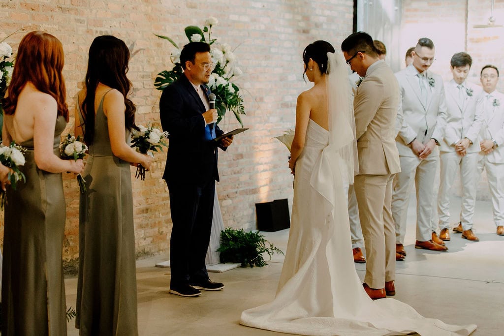 Love in the Windy City: Hane and Ryan’s WildmanBT Wedding and Board of Trade Portraits