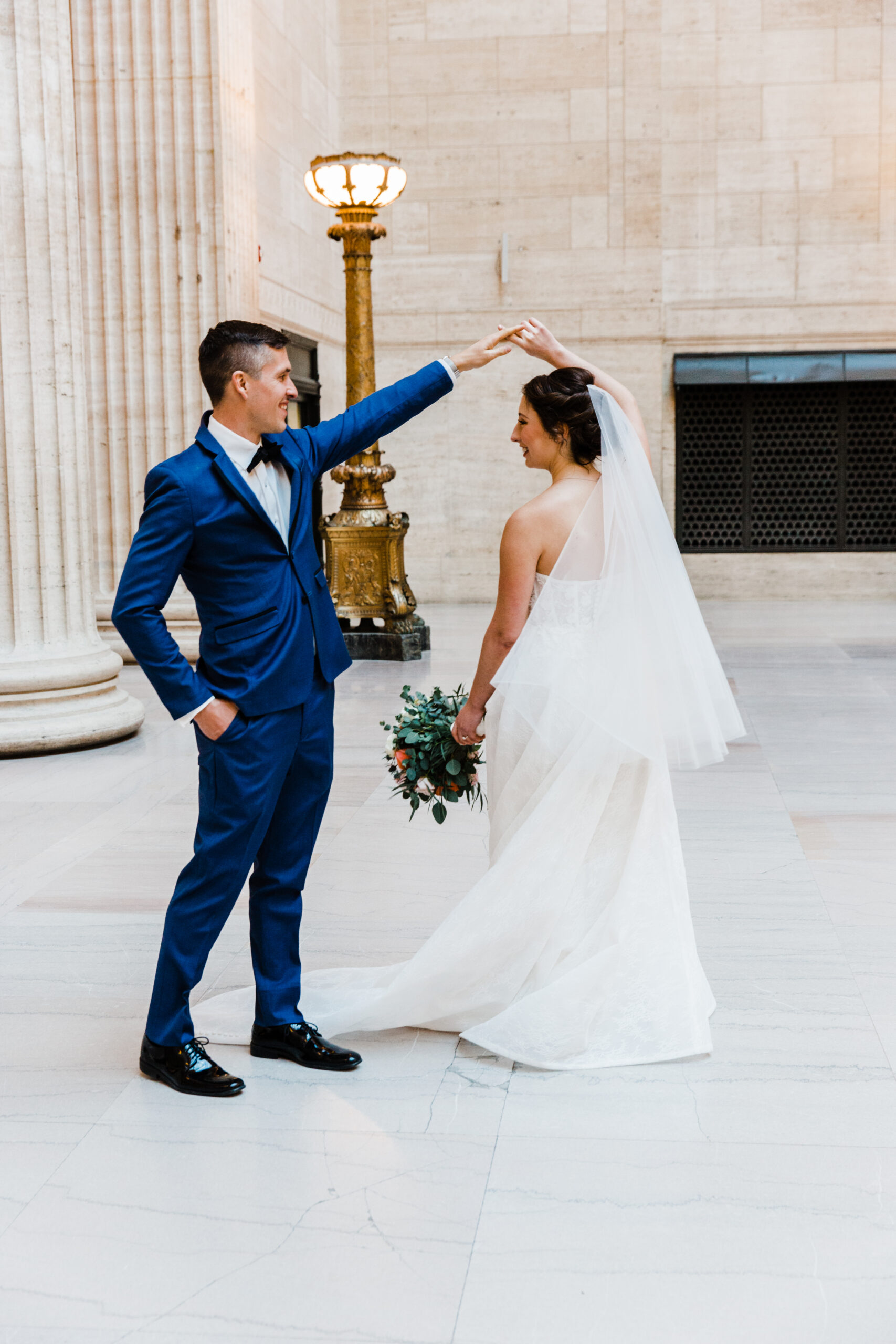 Rainy Day Wedding? Here’s How to Pick the Perfect Indoor Photo Spot in Chicago