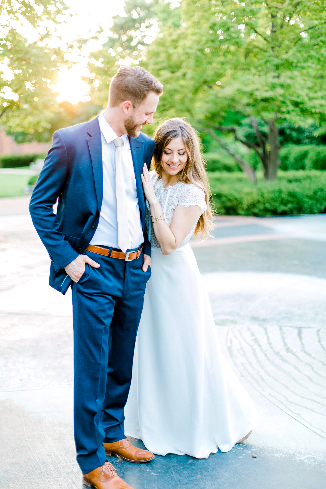 how to dress for engagement session