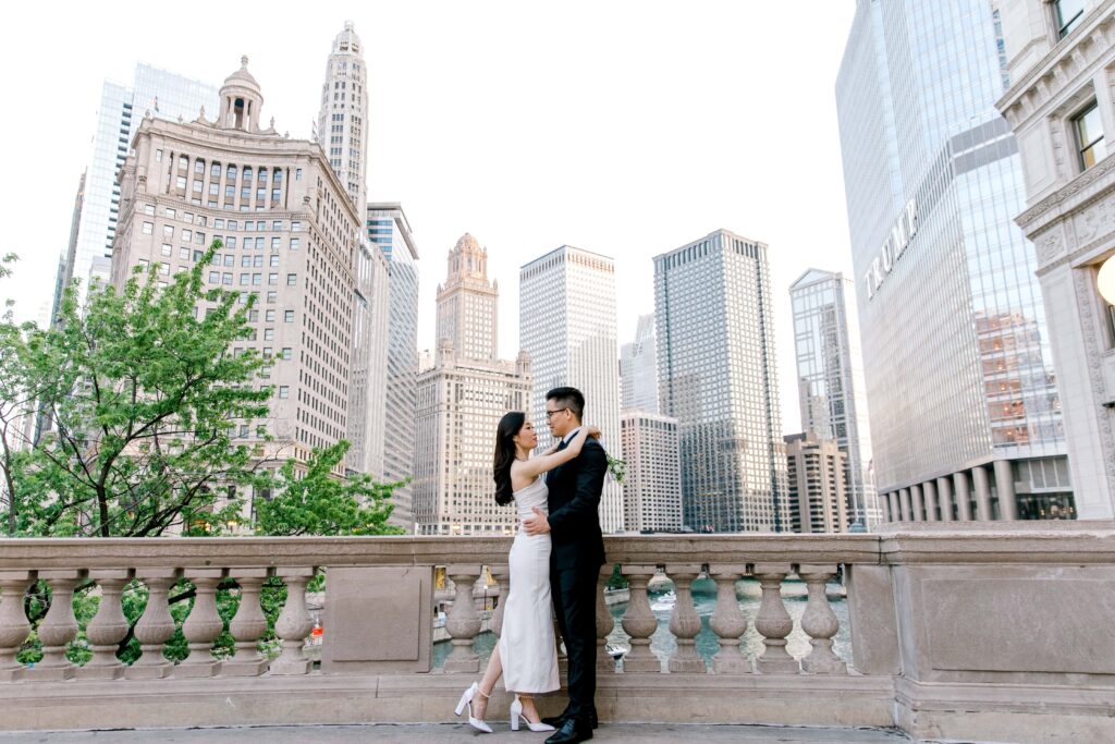 Chicago Photographer’s Guide: Timeless Wedding Photos and Iconic City Moments