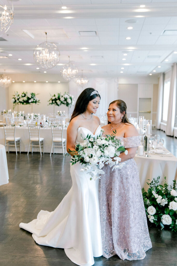 Smile, Grandma! How We Tackle Wedding Day Family Portraits